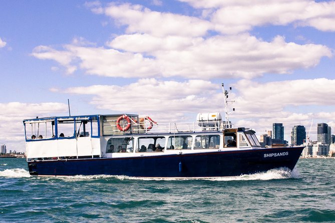 1-Hour Toronto Harbour Tour with Live Narration - Toronto Island and Hanlan’s Point