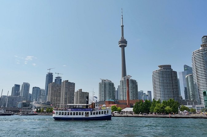 60-Minute Toronto Sightseeing Harbour Tour - The Toronto Islands and Gibraltar Point Lighthouse