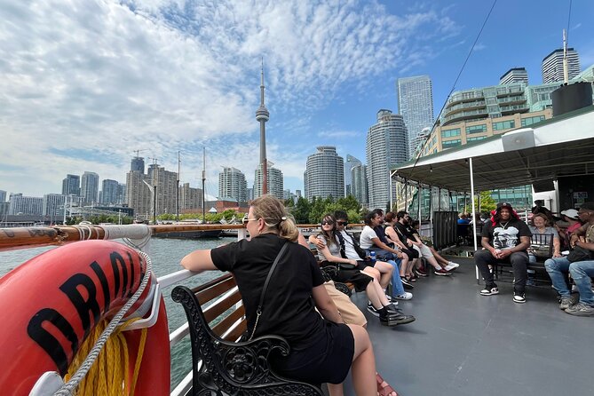 60-Minute Toronto Sightseeing Harbour Tour - What the commentary adds