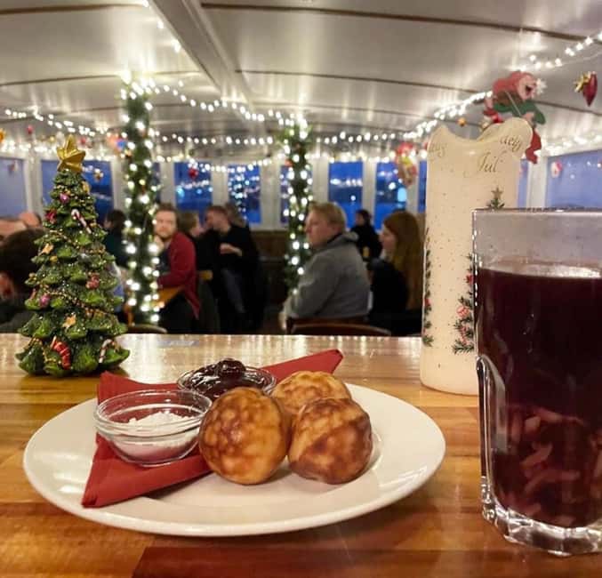Aarhus: Christmas Harbour Cruise with Local Guide - A 75-minute look at Aarhus Harbor
