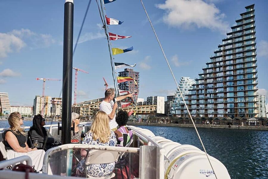 Aarhus: Harbour Cruises with local guide - Key points at a glance