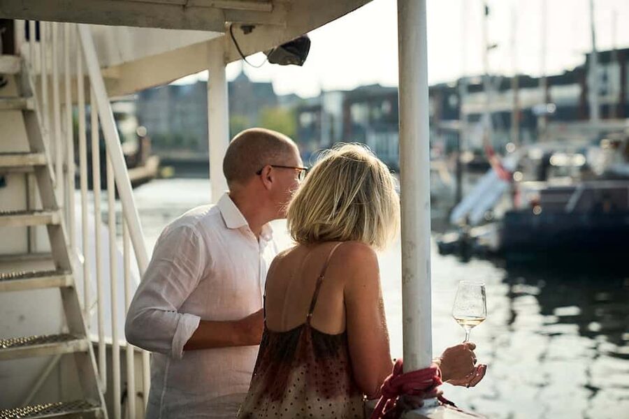 Aarhus: Harbour Cruises with local guide - Bjarke Ingels buildings and 21-square-metre summer homes