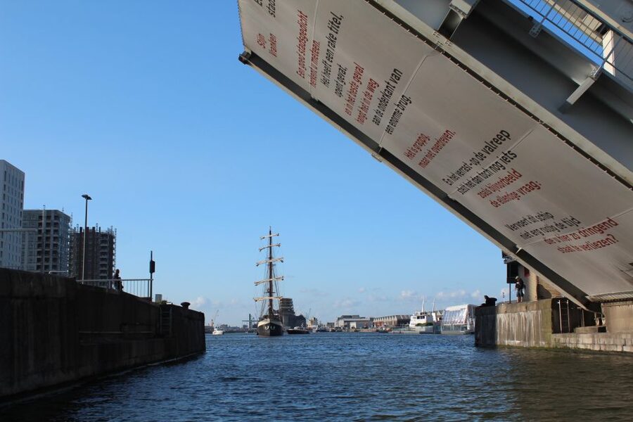 Antwerp: Private Old Harbour Boat Tour Incl. Drinks & Snacks - Why a 1918 salon boat changes the harbour tour