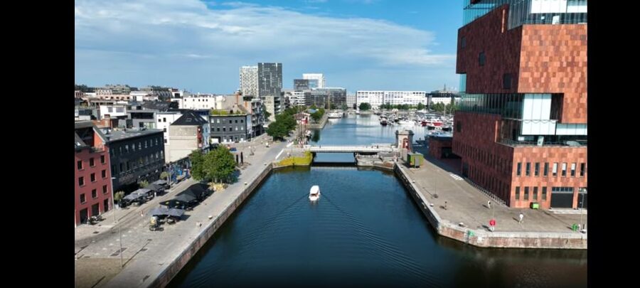 Antwerp: Private Old Harbour Boat Tour Incl. Drinks & Snacks - What the praise tells you about the experience