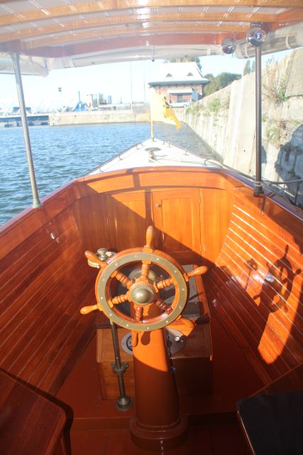 Antwerp: Private Old Harbour Boat Tour Incl. Drinks & Snacks - Meeting the boat at Sint-Aldegondiskaai