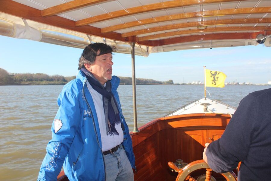 Antwerp: Private Old Harbour Boat Tour Incl. Drinks & Snacks - Havenhuis and Antwerp’s changing waterfront