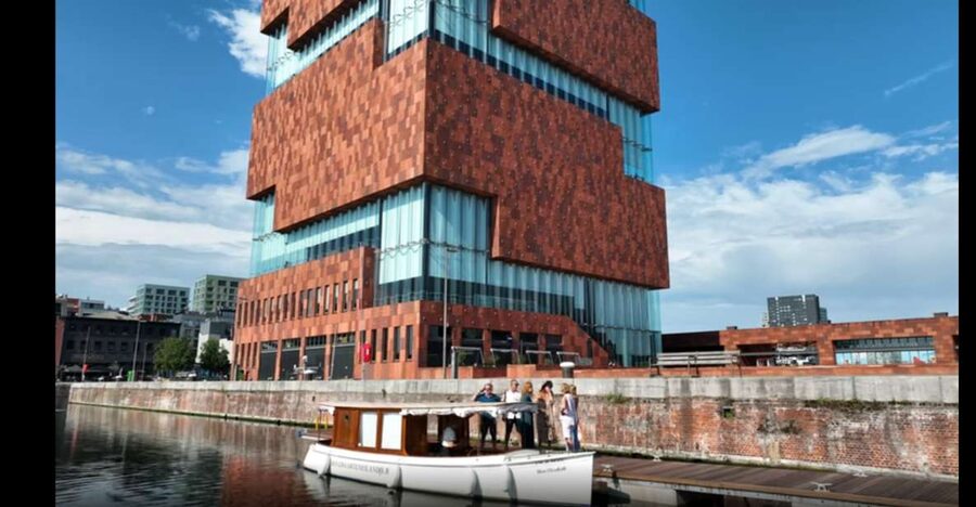Antwerp: Private Old Harbour Boat Tour Incl. Drinks & Snacks - Droogdockenpark, Kempisch Dock, and Asiadok