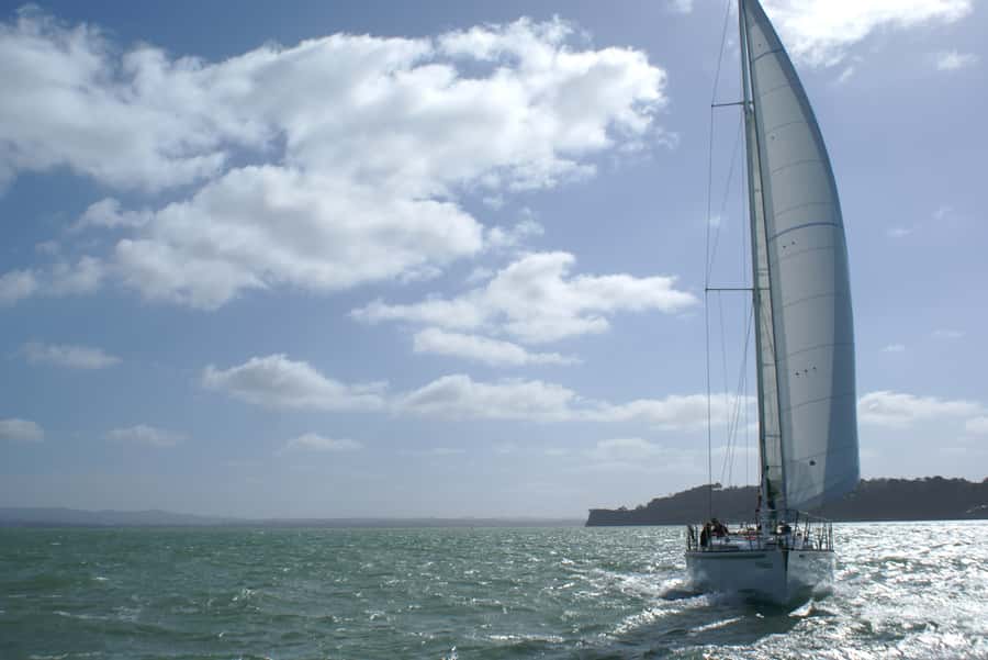 Auckland Harbour 1.5-Hour Sailing Cruise - Drinks, weather, and comfort on board