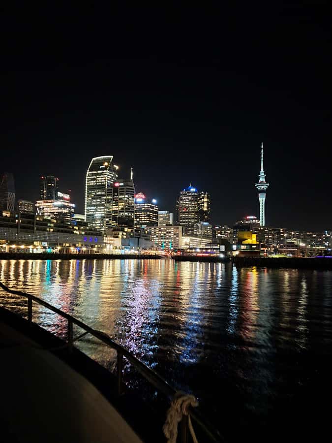 Auckland: Nightlights Harbour Cruise with Canapés and Drink - Should you book the Auckland Nightlights Cruise?