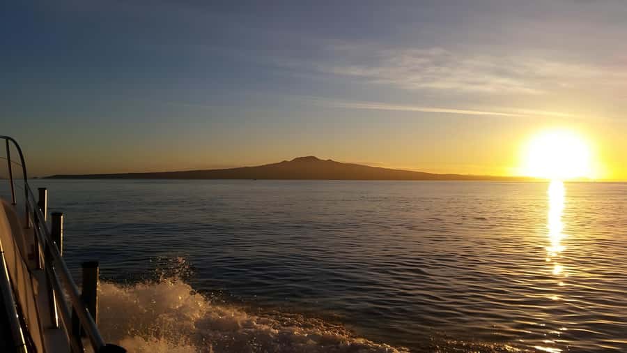 Auckland Sunset Harbour Cruise - Why a sunset cruise is a smart way to see Auckland