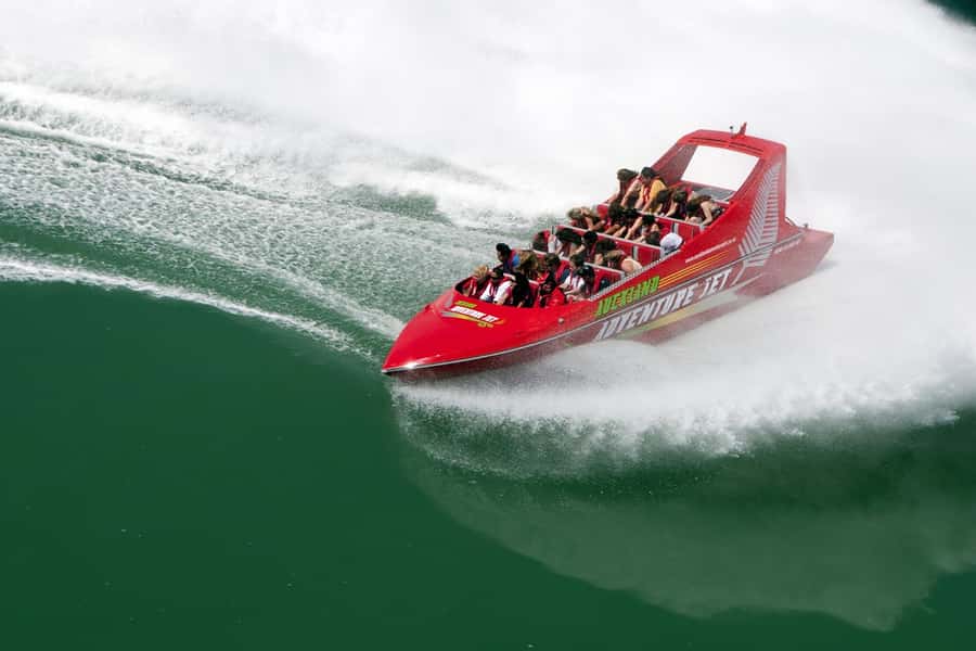 Auckland: Waitemata Harbour Jet Boat Ride - From Super Yachts to Full Speed