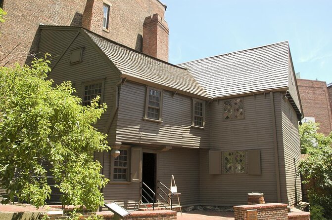 Best of Boston Combo: Harbor Cruise & VIP Freedom Trail - Following the Freedom Trail through the city center