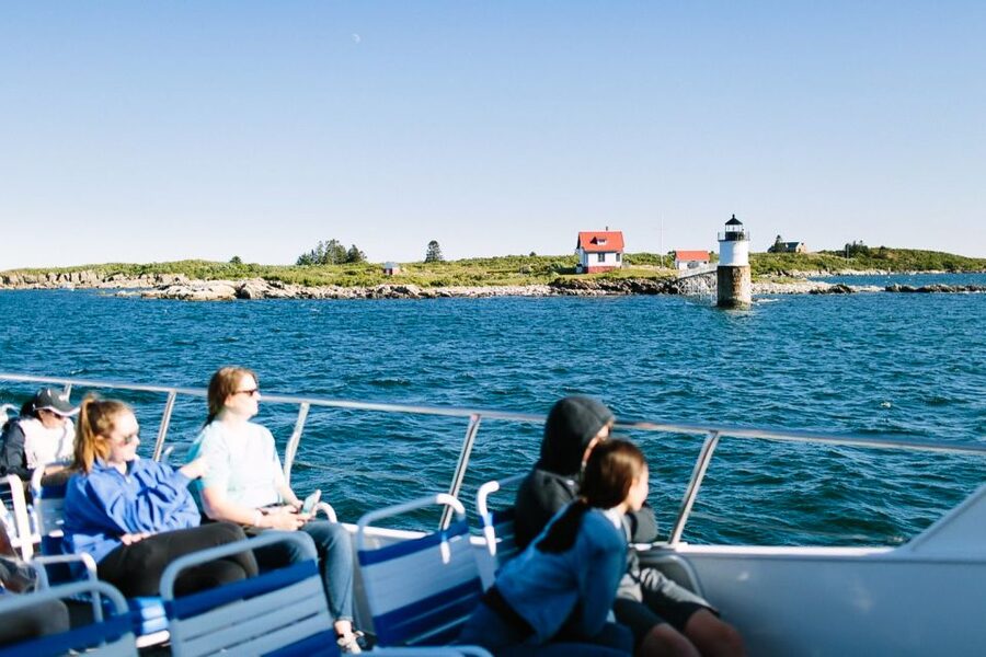 Boothbay Harbor Cruise: Lighthouses, Lobster Haul, and Seals - Practical details that can affect your day