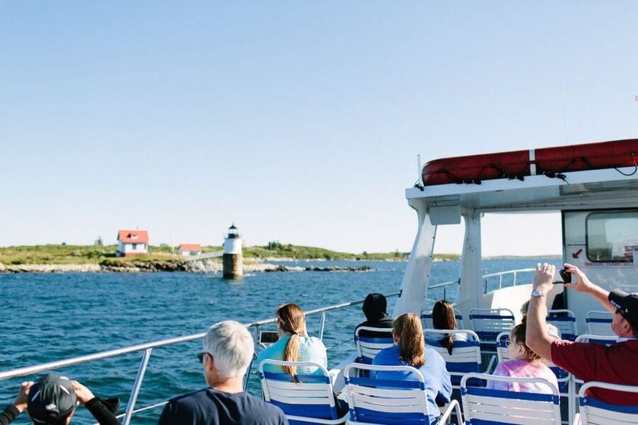 Boothbay Harbor Cruise: Lighthouses, Lobster Haul, and Seals - Leaving Commercial Street and entering the inner harbor