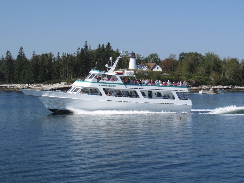 Boothbay Harbor: Pemaquid Point & John's Bay Cruise - Setting out from Commercial Street