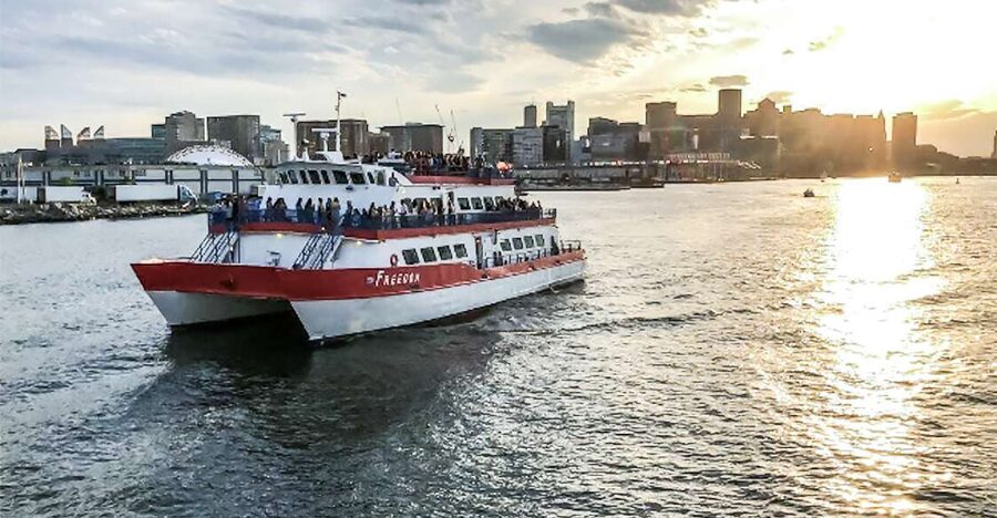 Boston: Boston Harbor Sunset Cruise - Why Boston looks better from the harbor at sunset