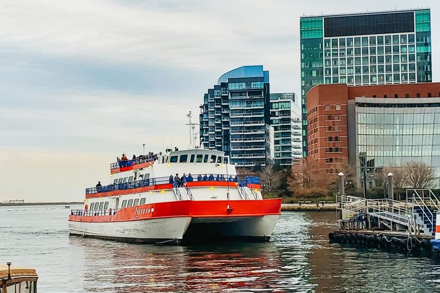 Boston: Boston Harbor Sunset Cruise - Drinks, snacks, and the onboard bar