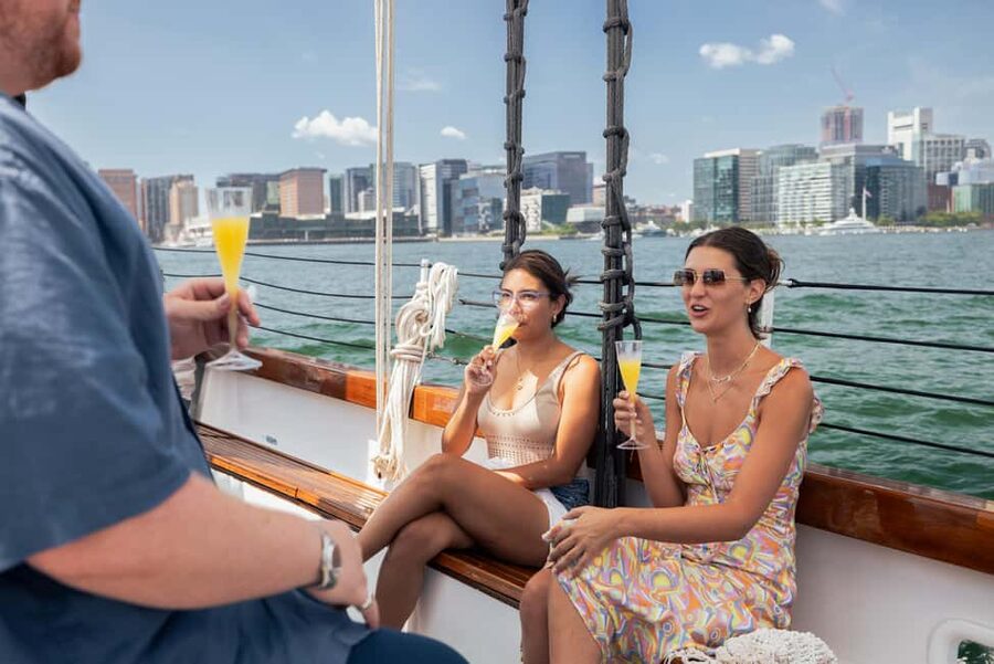 Boston: Downtown Harbor Sailing Cruise - Inner Harbor Islands and the Charleston Navy Yard
