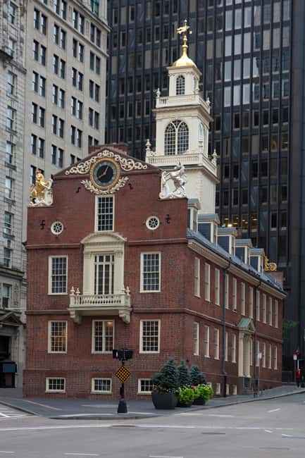 Boston: North End Walking Tour with Private Harbor Cruise - What the three-hour schedule feels like