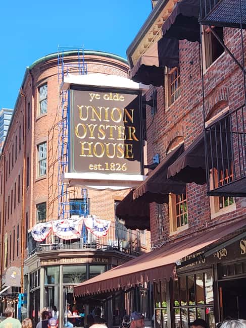 Boston: North End Walking Tour with Private Harbor Cruise - Faneuil Hall, Quincy Market, and the Blackstone Block