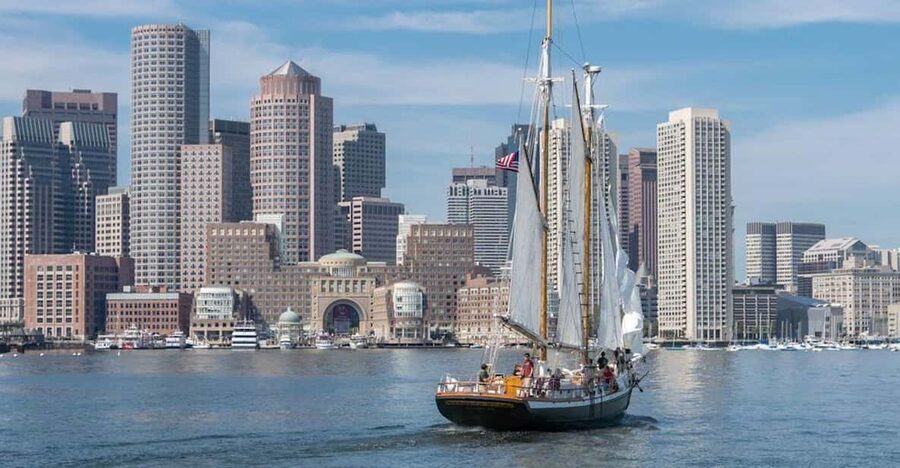 Boston: Sunday Pastry & Prosecco Sail on Boston Harbor - Why this Sunday sail works well