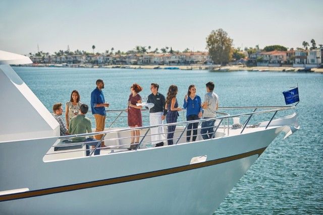 City Cruises San Diego: Best of the Bay Scenic Harbor Tour - Shelter Island and Point Loma from the water