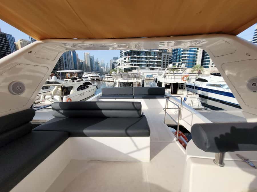 Dubai Marina luxury Yacht Tour: AinDubai,JBR &Harbour(1Hour) - Finding Splash Tours behind Al Raheem Mosque