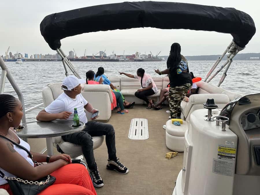 Durban: Pontoon Boat Harbor Cruise - Boarding the pontoon boat