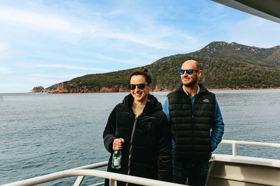 From Coles Bay: Wineglass Bay Cruise with Lunch - The cruise at a glance