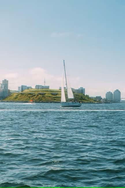 Halifax: Best of Halifax Harbour Tour - A short harbor trip with real local context