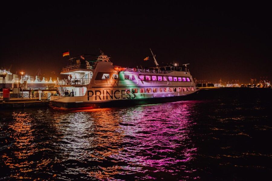 Hamburg: 1.5-Hour Evening Lights Harbour Cruise on a Ship - Key points to know before you board