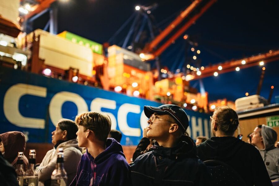Hamburg: 1-Hour Evening Harbor Lights Cruise - Museum ships and the St. Pauli Piers
