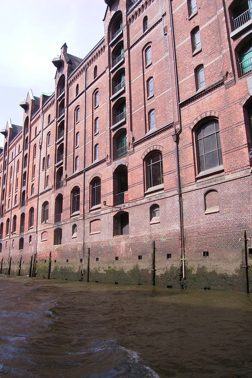 Hamburg: 1-Hour Harbor Cruise - Key points at a glance