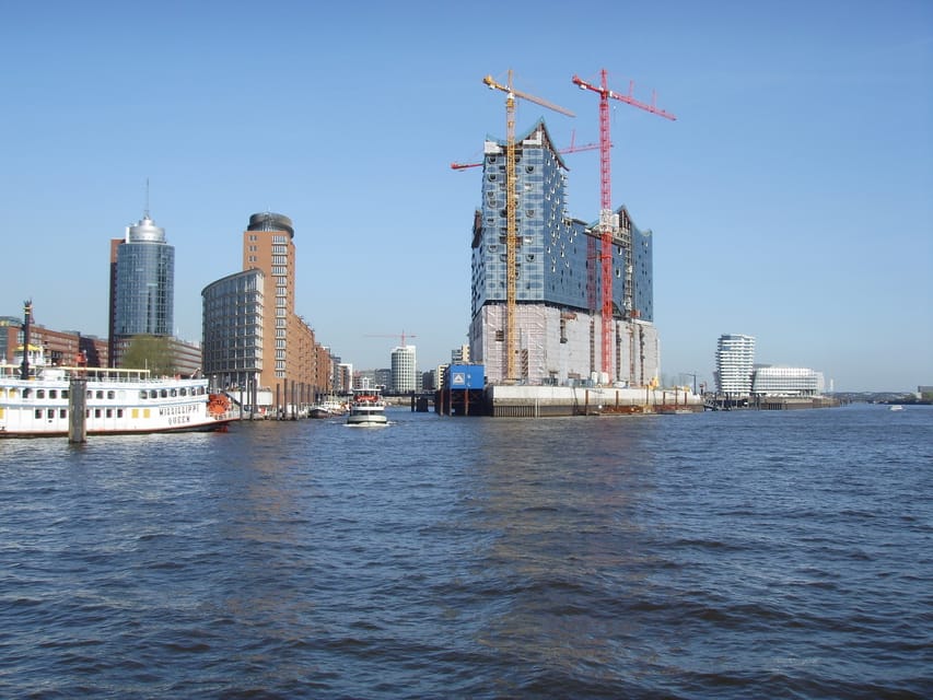 Hamburg: 1-Hour Harbor Cruise - The Fish Market, Oevelgönne, and Altona