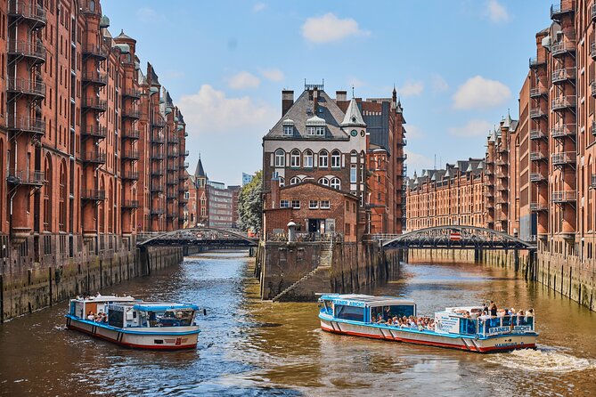Hamburg: 2-Hour Harbor Cruise - From Landungsbrücken into the port