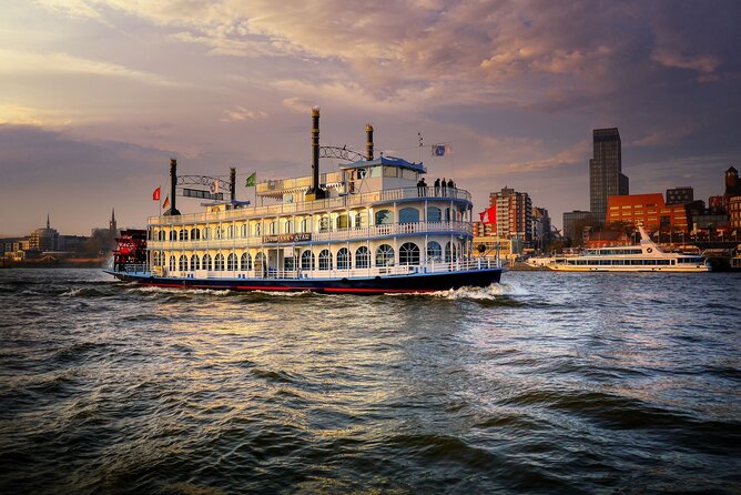 Hamburg 2-hour harbor tour on the beautiful Elbe - The Elbphilharmonie From the Water