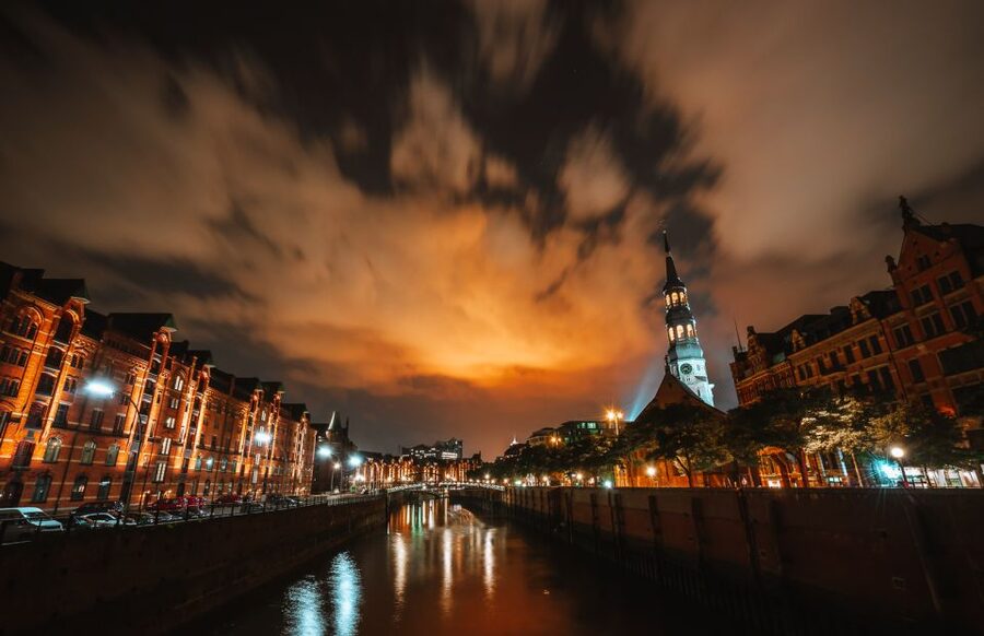 Hamburg: 90-Minute Evening Lights Harbor Cruise - Why Hamburg looks best from the harbor after dark