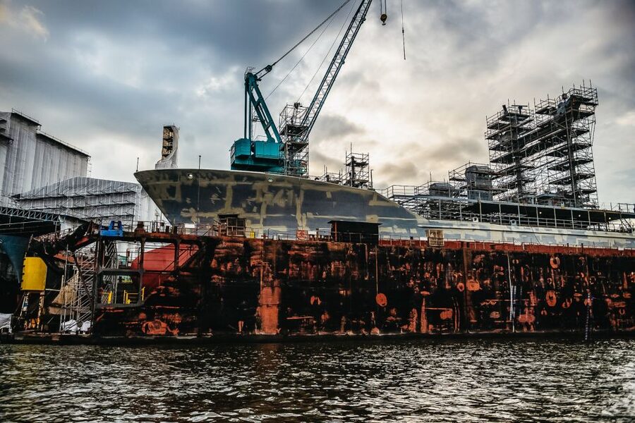 Hamburg: Harbor Cruise - Who will get the most from this cruise