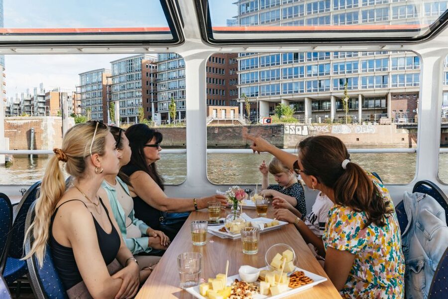 Hamburg: Harbor Cruise with Wine and Cheese - Boarding near the Fischbrötchenbude 10 restaurant
