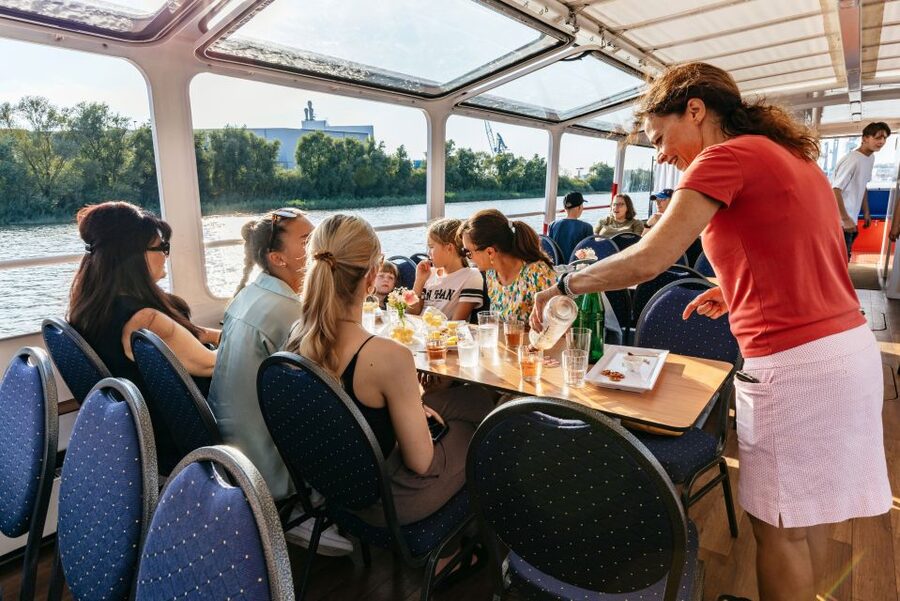 Hamburg: Harbor Cruise with Wine and Cheese - Three glasses of wine and a generous cheese plate