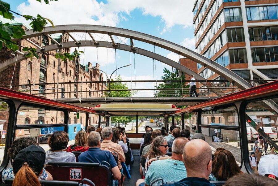 Hamburg: Hop-On Hop-Off Bus with Harbor Cruise - Reeperbahn and the return to the harbor