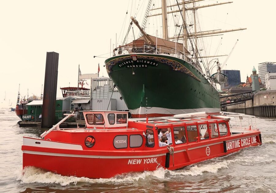 Hamburg: Hop-On Hop-Off Harbor Cruise with Commentary - Key points to know before booking