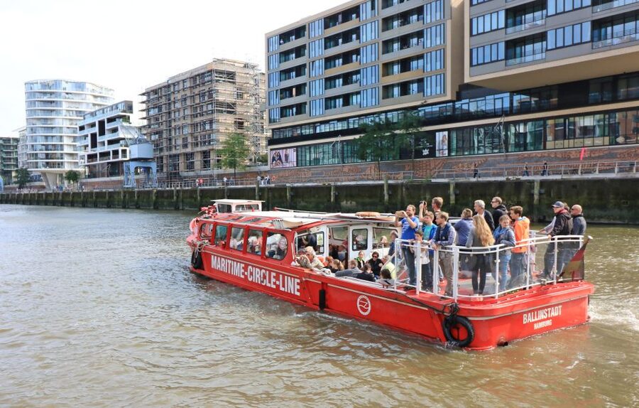 Hamburg: Hop-On Hop-Off Harbor Cruise with Commentary - Start at Landing Bridge 10