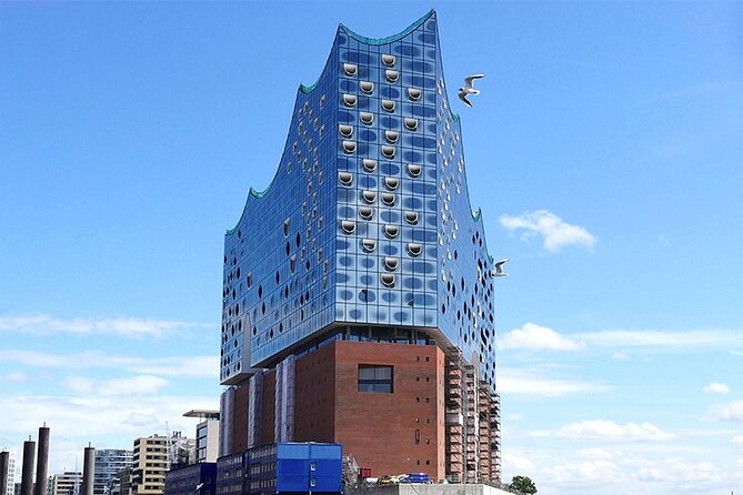 Hamburg Hop-on-Hop-off Tour, Harbor and Lake Alster Cruise - Reeperbahn and St Pauli