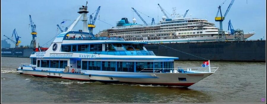Hamburg: Line C Sightseeing Tour Hop On Hop Off and Harbor Cruise - Booking, cancellation, and access details