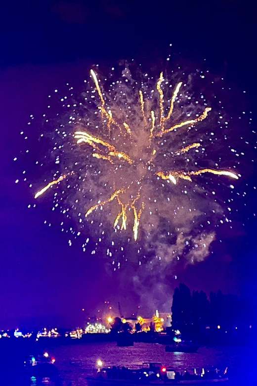 Hamburg: New Years Eve Harbour Cruise - What the historical barge adds to the evening