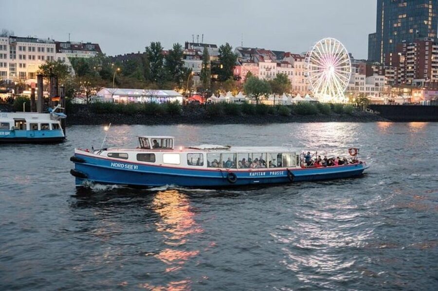 Hamburg: One Hour Traditional Harbor Cruise - Key points for your Hamburg harbor hour