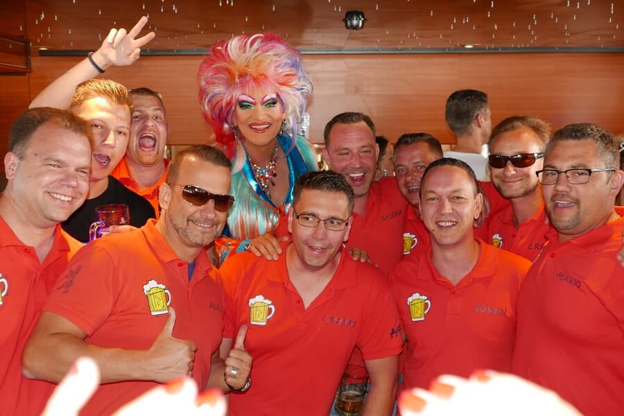 Hamburg: Party Harbor Cruise with Olivia Jones - Weather, timing, and practical planning