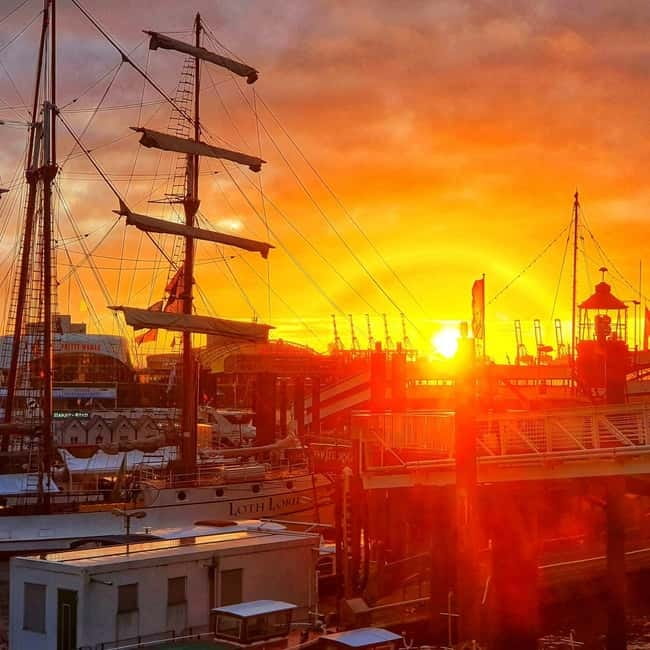 Hamburg: Private Harbor Tour by Boat - Choose one hour or up to two
