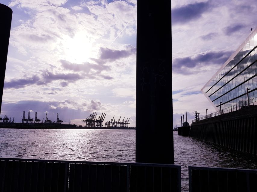 Hamburg: Private Harbor Tour by Boat - Guide quality matters more than the boat alone